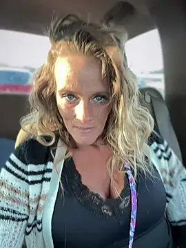 vixendoll87 online show from March 2025 10:56:01 PM