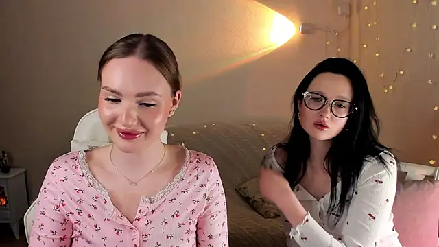 MishkaMe online show from November 2025 01:44:02 PM