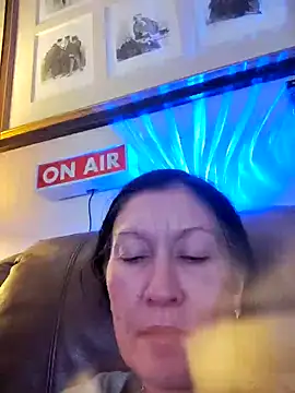 Snapshot of TheDime chatting on February 2026 12:20:02 AM TheDime online show from February 2026 12:20:02 AM