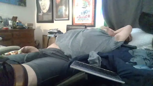 Snapshot of den-rock4u chatting on November 2025 04:12:01 AM den-rock4u online show from November 2025 04:12:01 AM