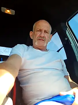 den-rock4u online show from April 2026 08:32:01 PM