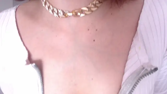 Snapshot of EmiliaKurt chatting on March 2025 04:07:02 PM EmiliaKurt online show from March 2025 04:07:02 PM