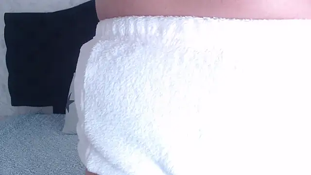 Snapshot of EmiliaKurt chatting on September 2025 07:14:02 PM EmiliaKurt online show from September 2025 07:14:02 PM