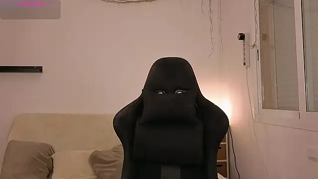 Karinchik  online show from February 2026 07:52:02 PM