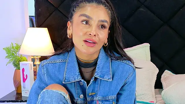 Holly Brensonexx  online show from September 2025 02:16:01 AM