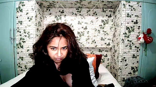 Cute Indian00 online show from January 2025 10:54:01 PM