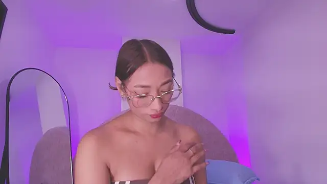 vale ross  online show from April 2026 03:02:01 AM