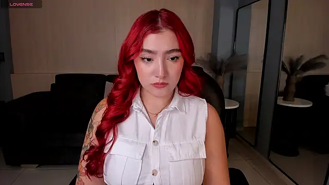 Snapshot of ViolettCastel chatting on September 2025 04:23:02 PM ViolettCastel online show from September 2025 04:23:02 PM