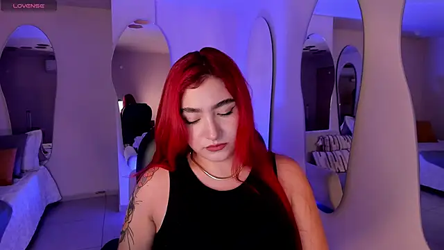 Snapshot of ViolettCastel chatting on September 2025 06:46:01 PM ViolettCastel online show from September 2025 06:46:01 PM