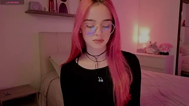 Roxxy mora online show from December 2025 10:19:01 PM