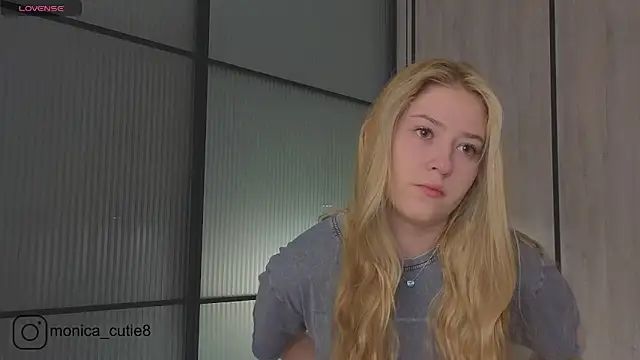 Monikacutie online show from March 2025 04:19:01 AM