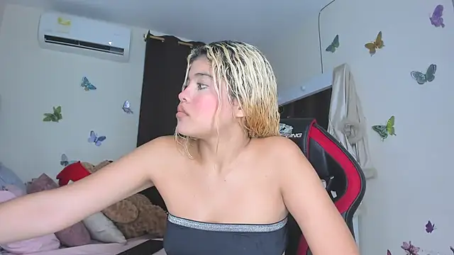 sofiacastillo01 online show from September 2025 01:37:02 PM