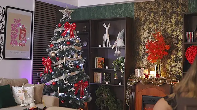 EvaSunderland online show from December 2024 12:05:01 AM