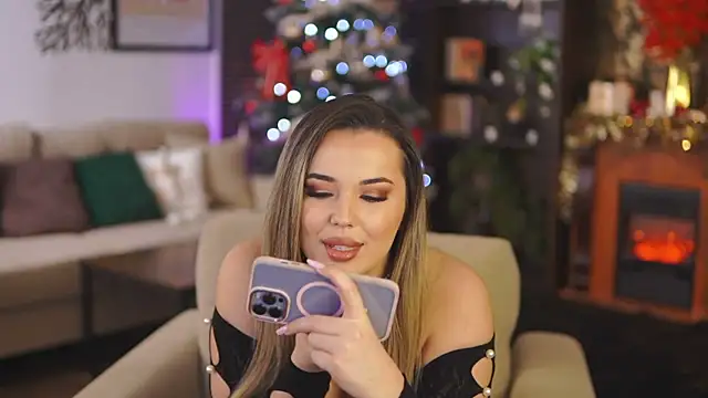 EvaSunderland online show from December 2024 11:58:02 PM