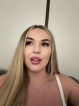 EvaSunderland online show from August 2026 09:39:02 PM