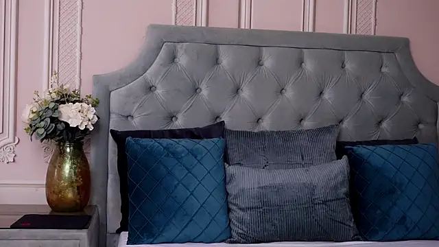 Snapshot of LucyAddison chatting on January 2025 10:37:02 AM LucyAddison online show from January 2025 10:37:02 AM