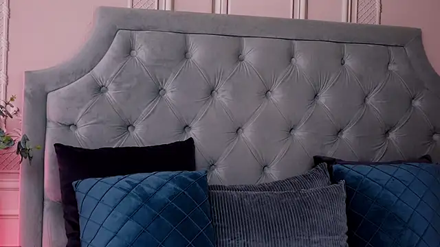 Snapshot of LucyAddison chatting on February 2025 04:22:02 AM LucyAddison online show from February 2025 04:22:02 AM