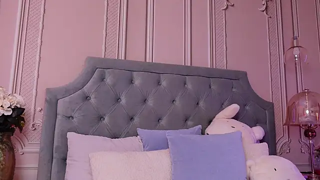 Snapshot of LucyAddison chatting on September 2025 03:17:02 AM LucyAddison online show from September 2025 03:17:02 AM