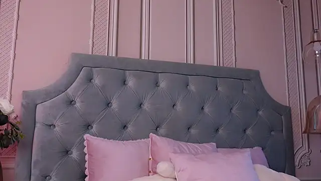 Snapshot of LucyAddison chatting on October 2025 04:25:02 AM LucyAddison online show from October 2025 04:25:02 AM