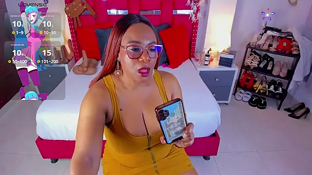 Snapshot of ShantalDior chatting on December 2024 05:09:02 AM ShantalDior online show from December 2024 05:09:02 AM