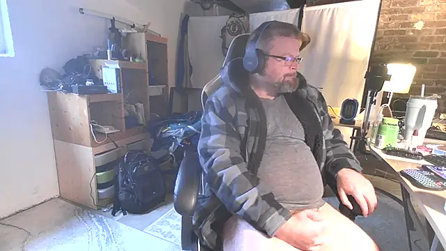 MagnusCockus online show from April 2026 12:25:01 PM