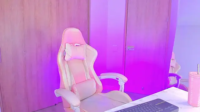 angelinalodge1 online show from January 2025 03:22:02 AM