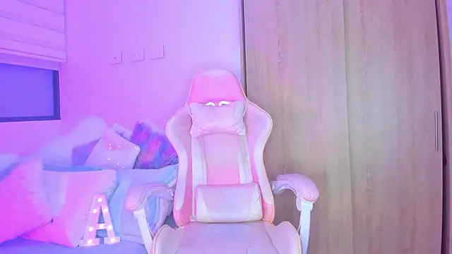 angelinalodge1 online show from February 2025 02:20:02 AM