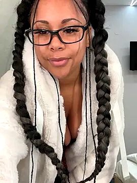 HaileyDiana online show from December 2025 05:18:02 PM