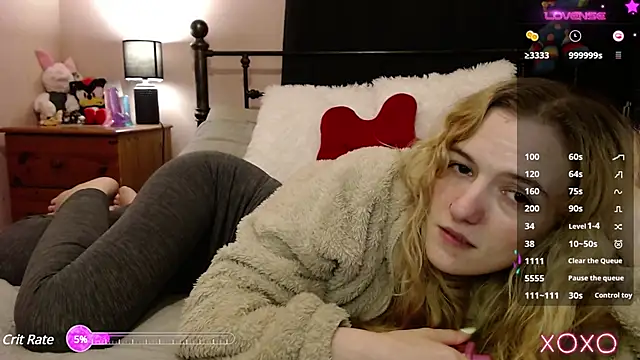 Snapshot of EllieeRose chatting on December 2024 11:36:02 PM EllieeRose online show from December 2024 11:36:02 PM