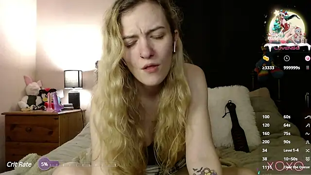 Snapshot of EllieeRose chatting on December 2024 11:39:01 PM EllieeRose online show from December 2024 11:39:01 PM