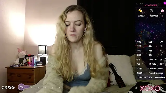 Snapshot of EllieeRose chatting on January 2025 06:53:02 AM EllieeRose online show from January 2025 06:53:02 AM