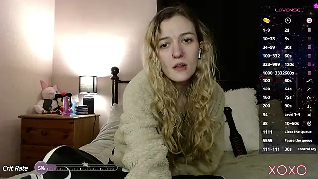 Snapshot of EllieeRose chatting on February 2025 08:17:01 AM EllieeRose online show from February 2025 08:17:01 AM