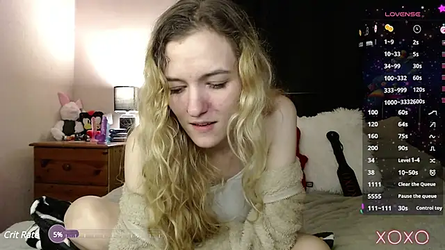 Snapshot of EllieeRose chatting on March 2025 11:28:02 PM EllieeRose online show from March 2025 11:28:02 PM