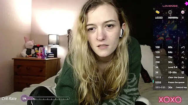 Snapshot of EllieeRose chatting on March 2025 03:55:02 AM EllieeRose online show from March 2025 03:55:02 AM