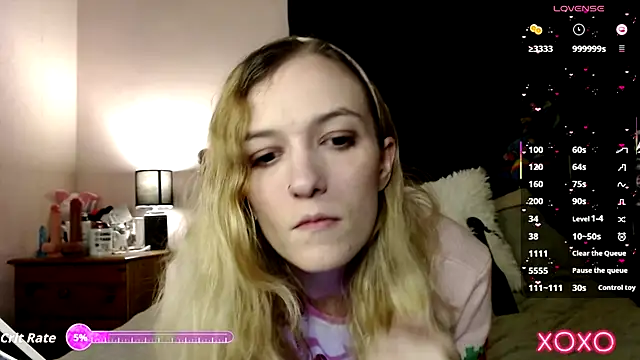 Snapshot of EllieeRose chatting on September 2025 08:20:01 PM EllieeRose online show from September 2025 08:20:01 PM