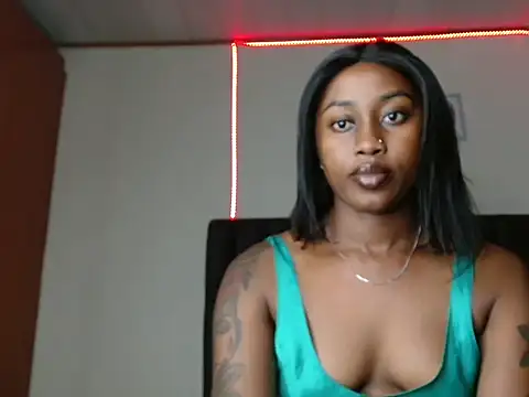 Snapshot of Miss_hot_candy chatting on January 2025 05:23:01 PM Miss hot candy online show from January 2025 05:23:01 PM