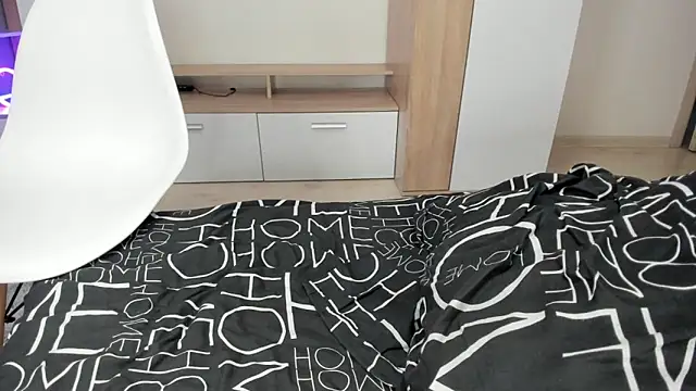 Alex Madrid online show from January 2025 11:59:01 AM