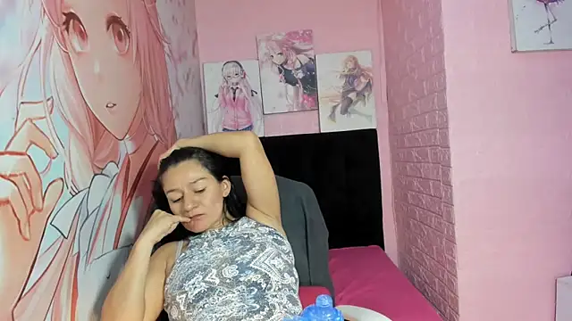 Snapshot of AllysonMilf69 chatting on January 2025 05:07:02 PM AllysonMilf69 online show from January 2025 05:07:02 PM