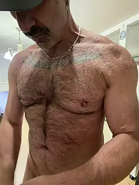 Snapshot of DaddySnowXX chatting on May 2026 04:30:01 AM DaddySnowXX online show from May 2026 04:30:01 AM