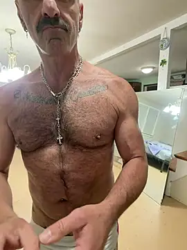 Snapshot of DaddySnowXX chatting on May 2026 03:58:02 AM DaddySnowXX online show from May 2026 03:58:02 AM