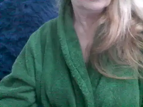 Snapshot of CarlyTreat chatting on February 2025 05:58:01 PM CarlyTreat online show from February 2025 05:58:01 PM