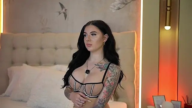 CarolinePrescott online show from May 2026 06:38:02 PM