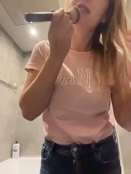 Vanilladreams online show from February 2026 05:29:01 PM