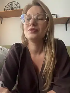 Vanilladreams online show from June 2026 04:40:01 PM