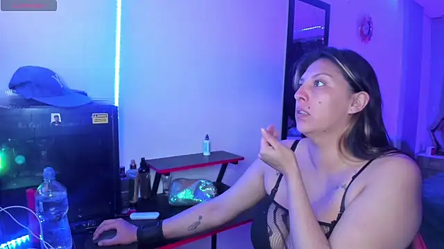 MIABOOBS   online show from September 2025 08:44:02 PM