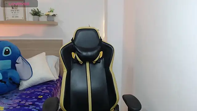 aurora rodriguez online show from December 2024 12:12:01 PM