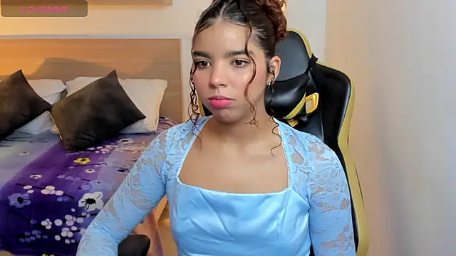 aurora rodriguez online show from February 2025 12:32:01 PM