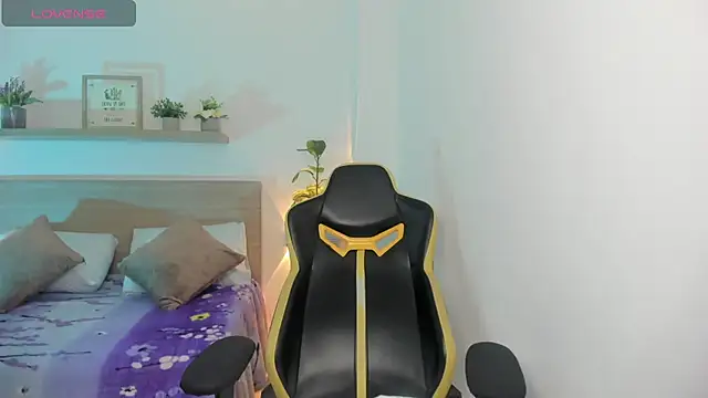 aurora rodriguez online show from October 2025 08:27:02 PM