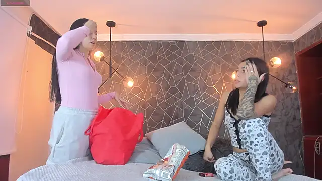 leigh-angels online show from November 2025 10:15:02 PM