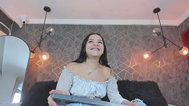 leigh-angels online show from June 2026 10:15:02 PM
